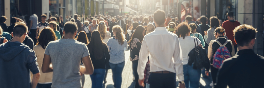 crowd of people in a shopping street Element dekoracyjny