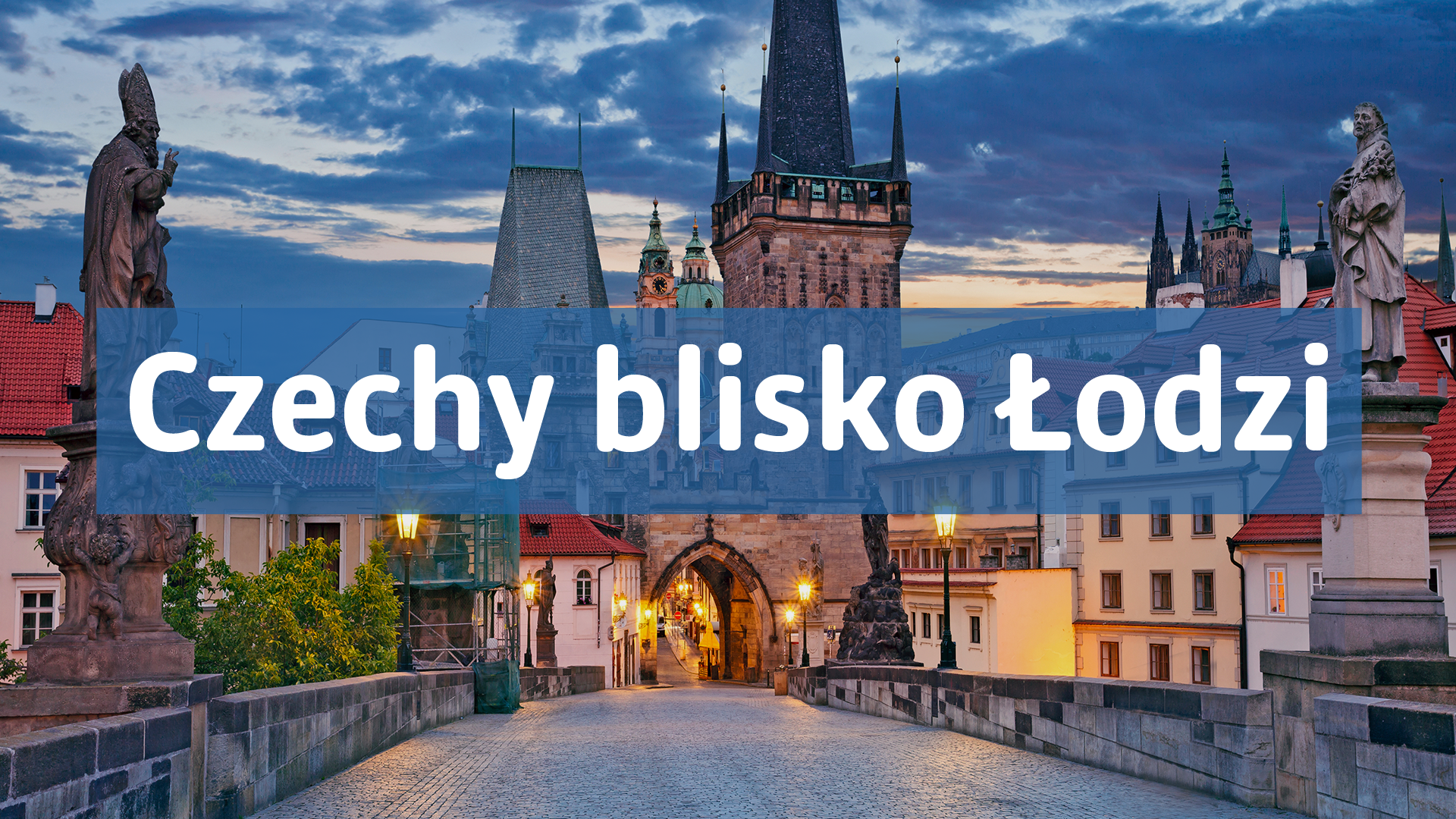 Na zdjęciu widać miasto, budynki i ulice. Na tle jest widoczny napis Czechy blisko Łodzi