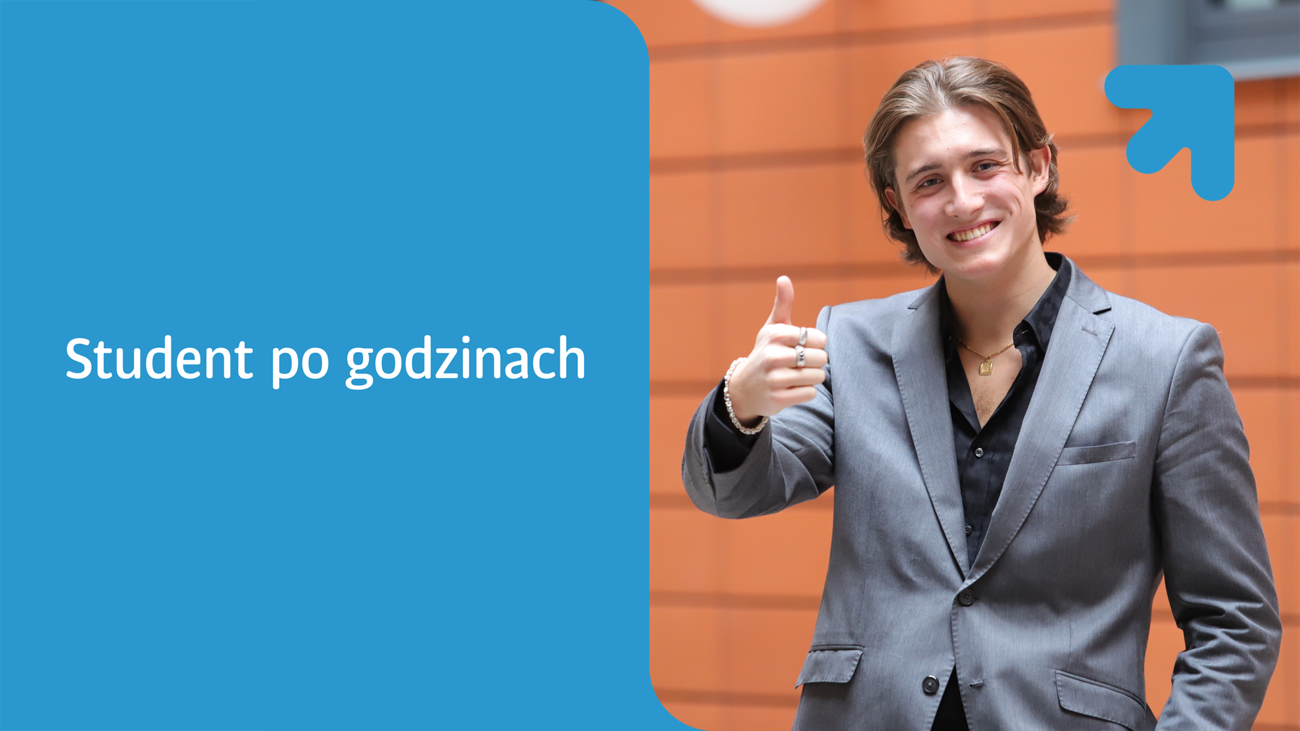 uśmiechnięty młody mężczyzna z kciukiem w górę i napis Student po godzinach