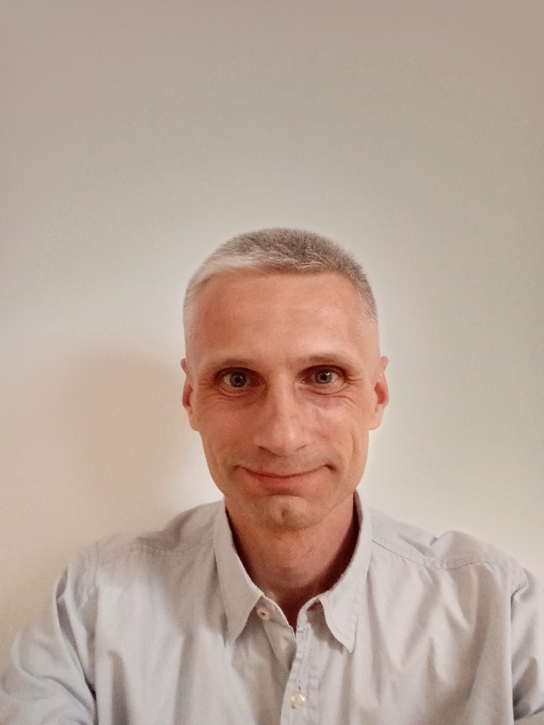 a portrait photo of Prof. Niedbalski