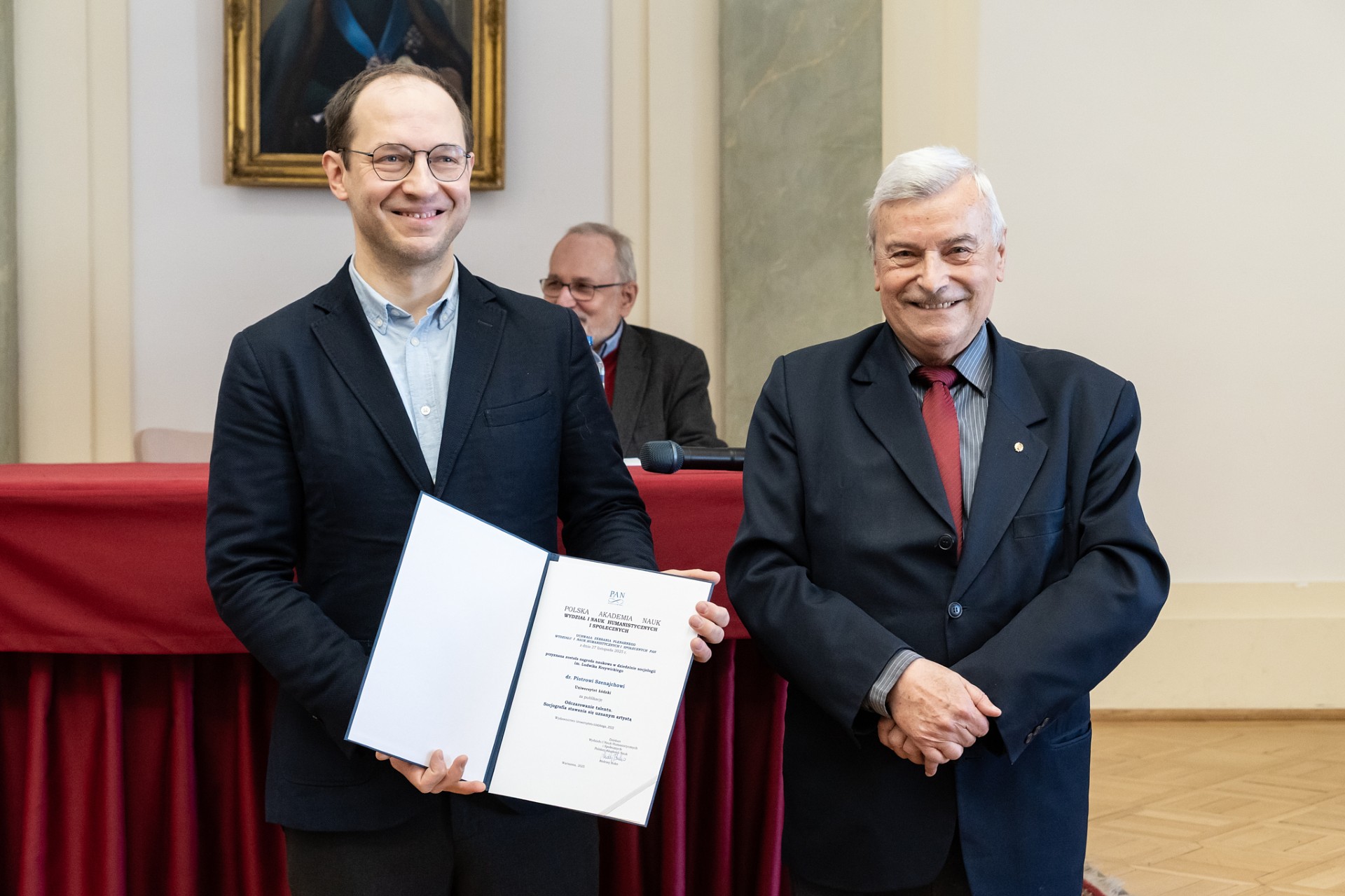 dr Szenajch podczas wręczenia nagrody