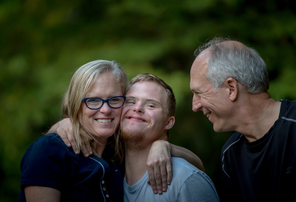 a smiling family