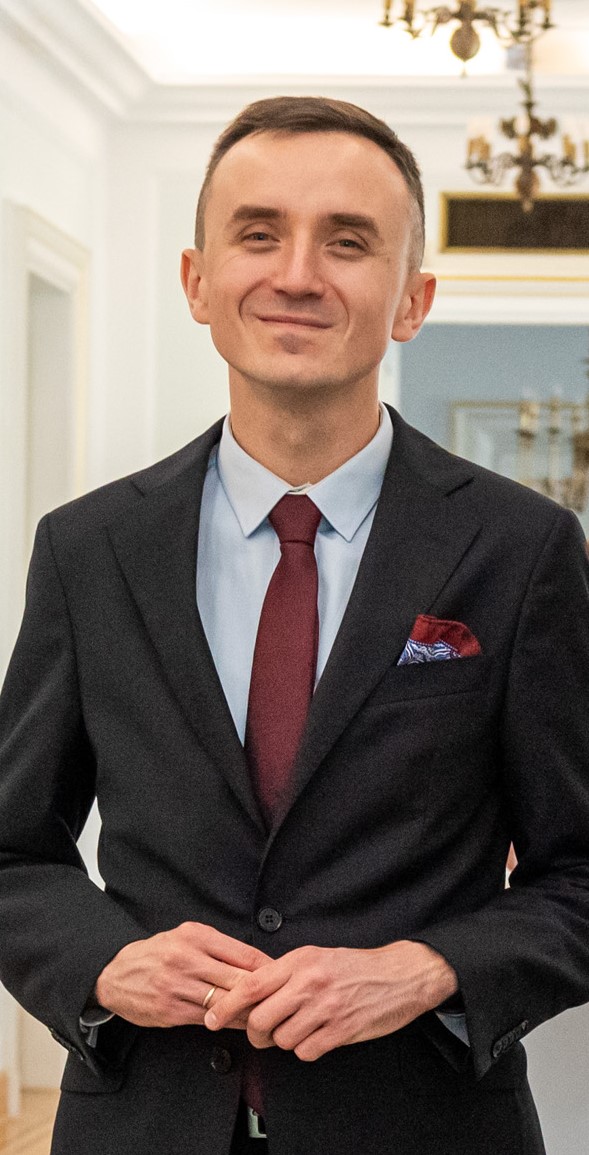 Dr Damian Bębnowski
