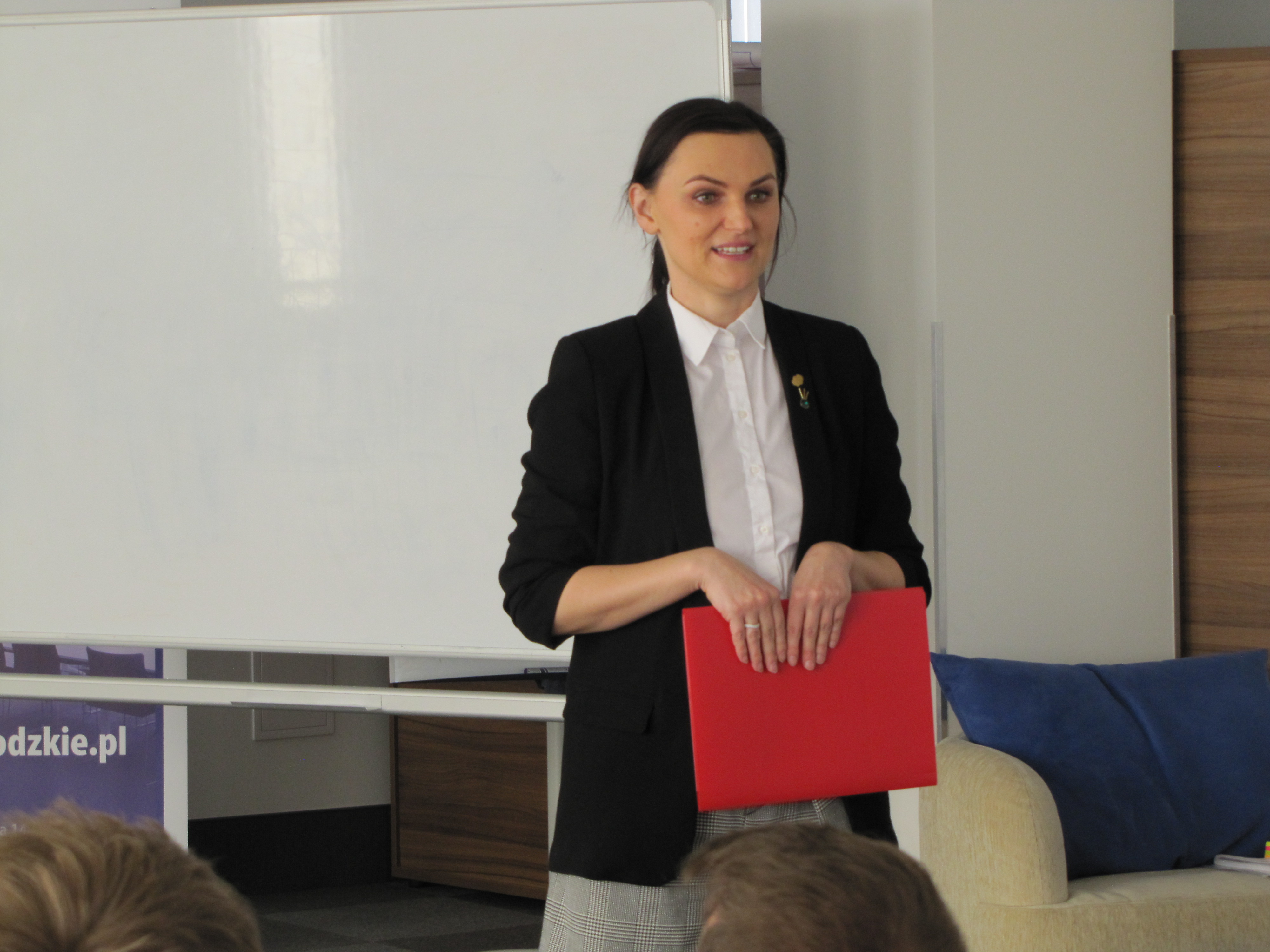 Profesor Agnieszka Kurczewska wita uczestników szkoleń