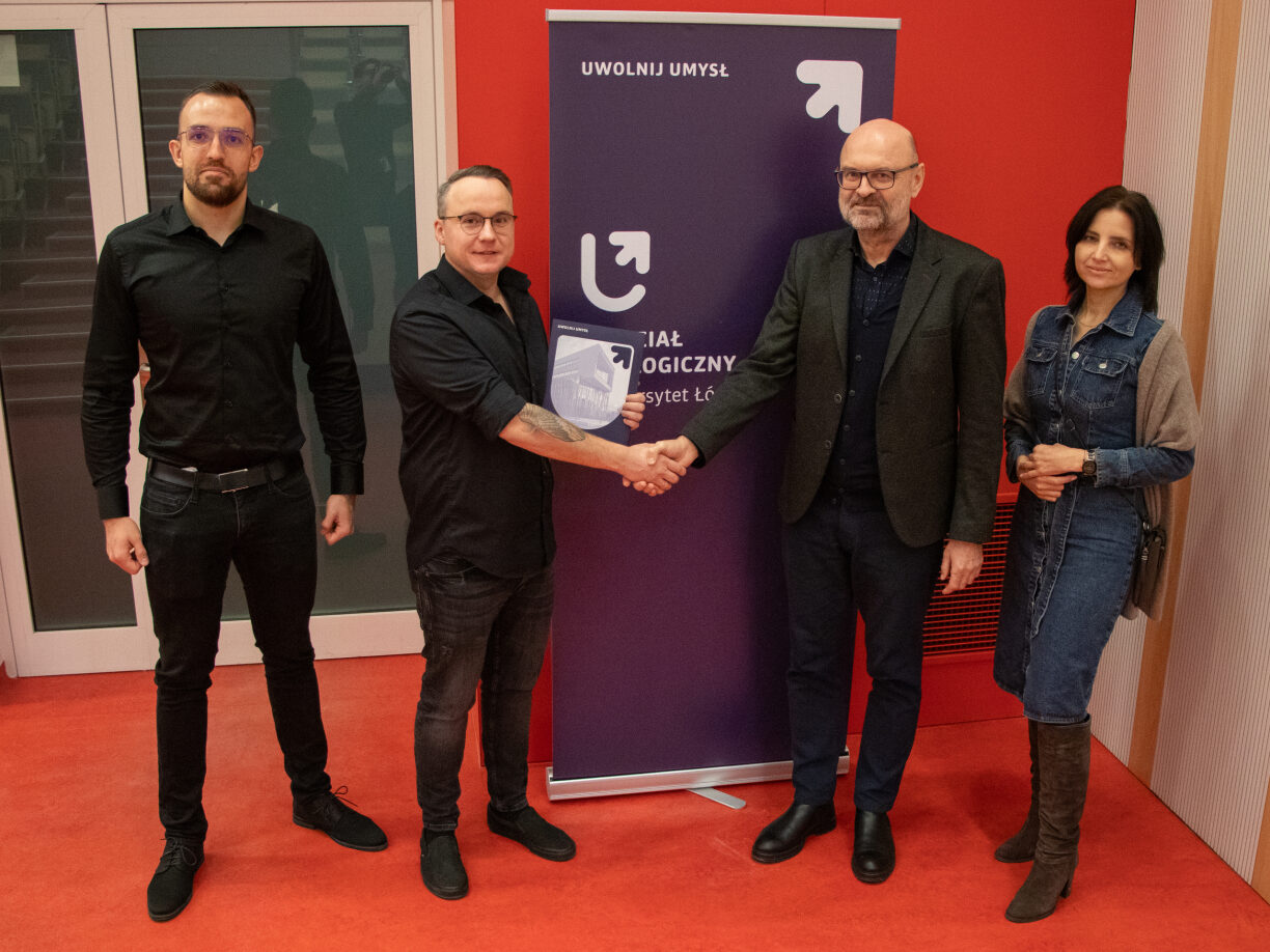 Przedstawiciele firmy Landi i Wydziału Filologicznego