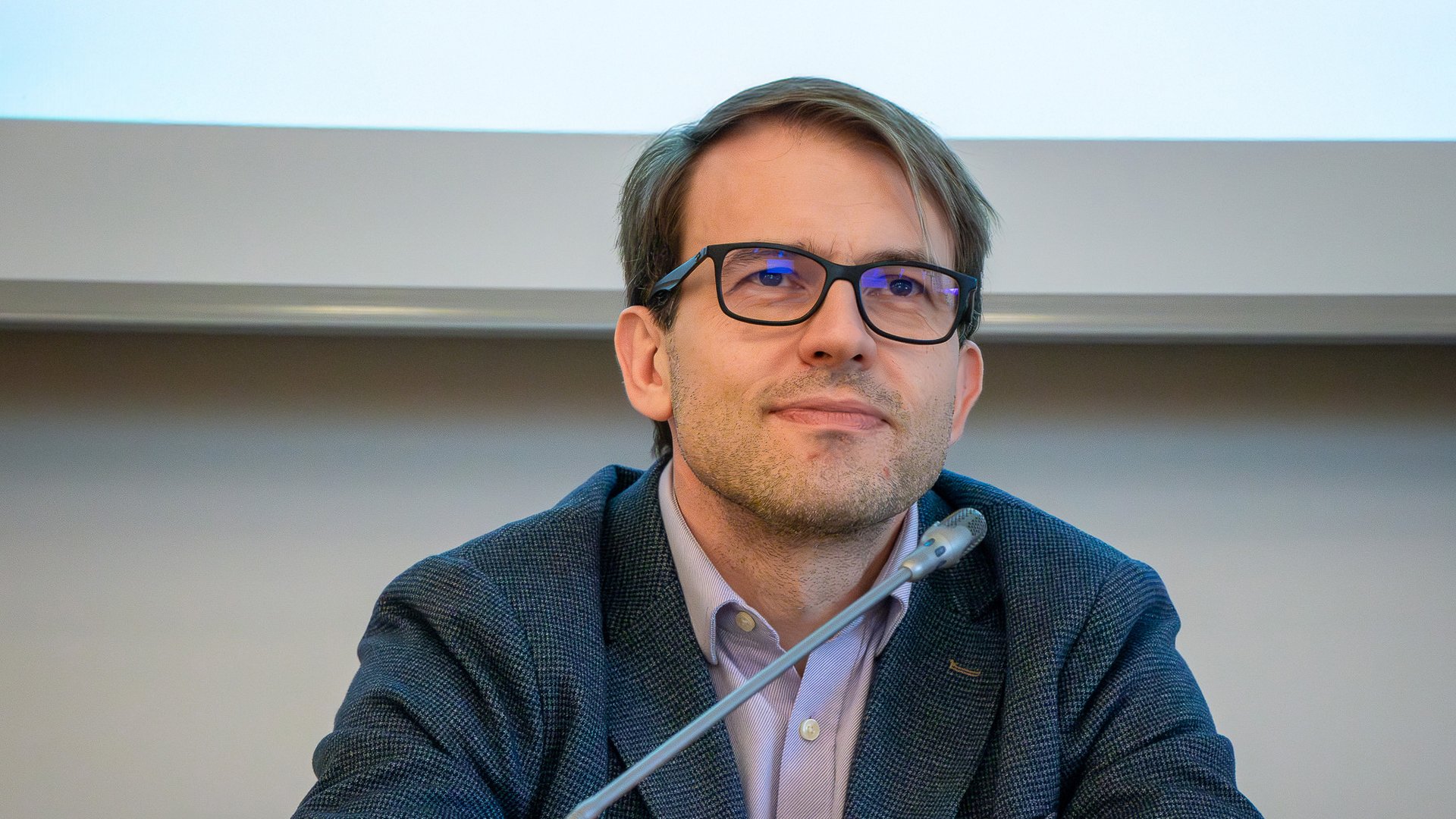 prof. Piotr Pęzik