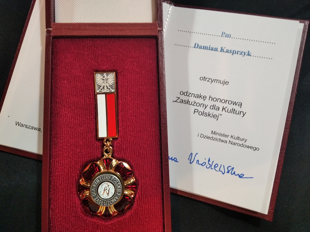  The medal and a diploma in a box