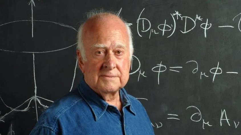 Peter Higgs przy tablicy kredowej