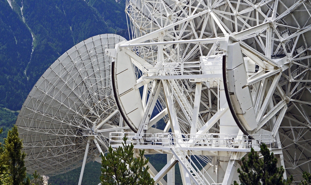 Obraz zawierający: teleskop na wolnym powietrzu, 