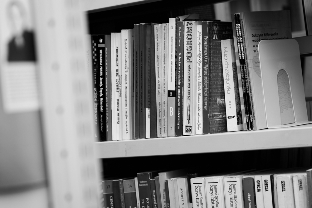 Zdjęcie książek w Bibliotece Instytutu Historii UŁ