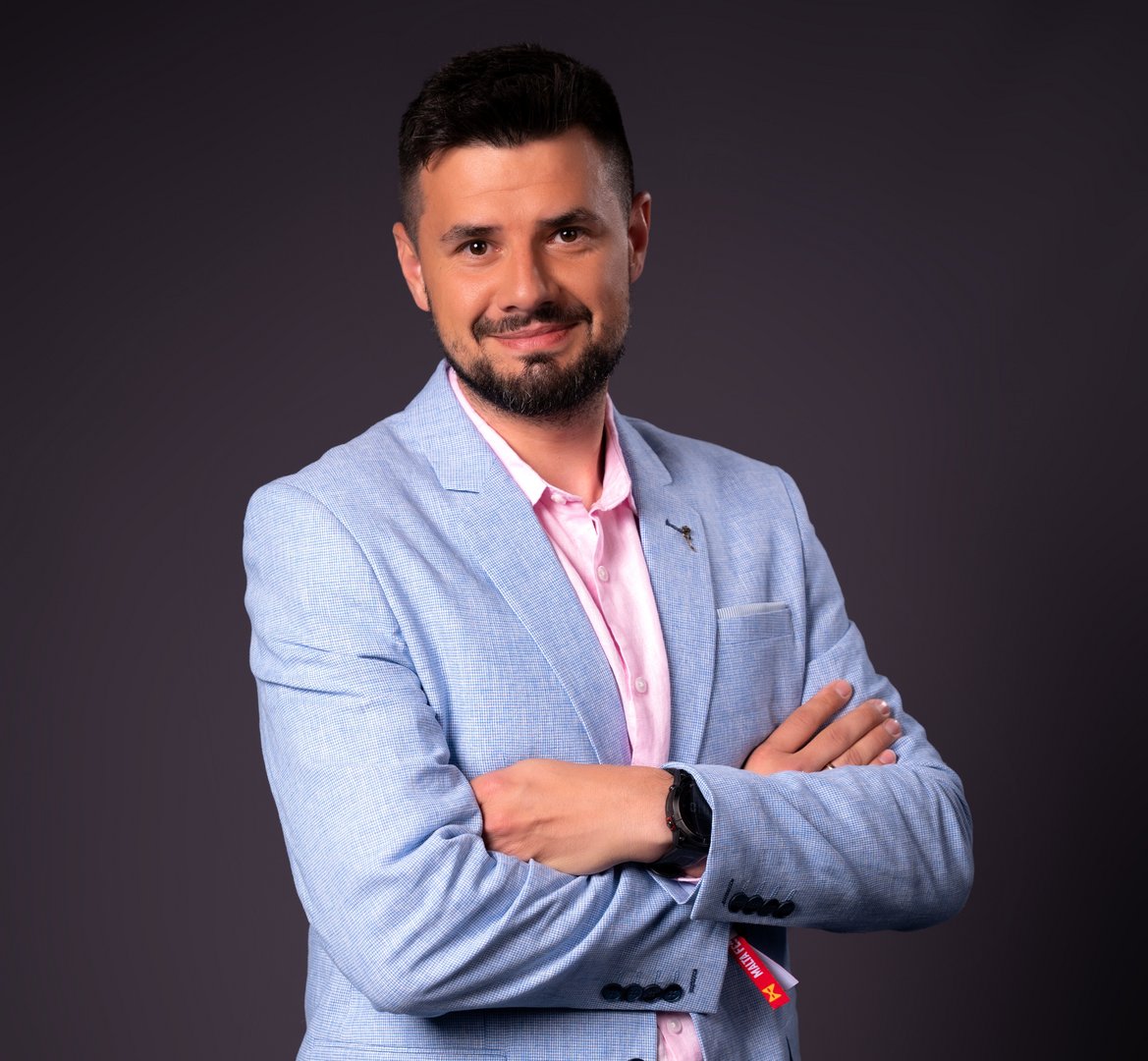 portret Sebastian Grochala