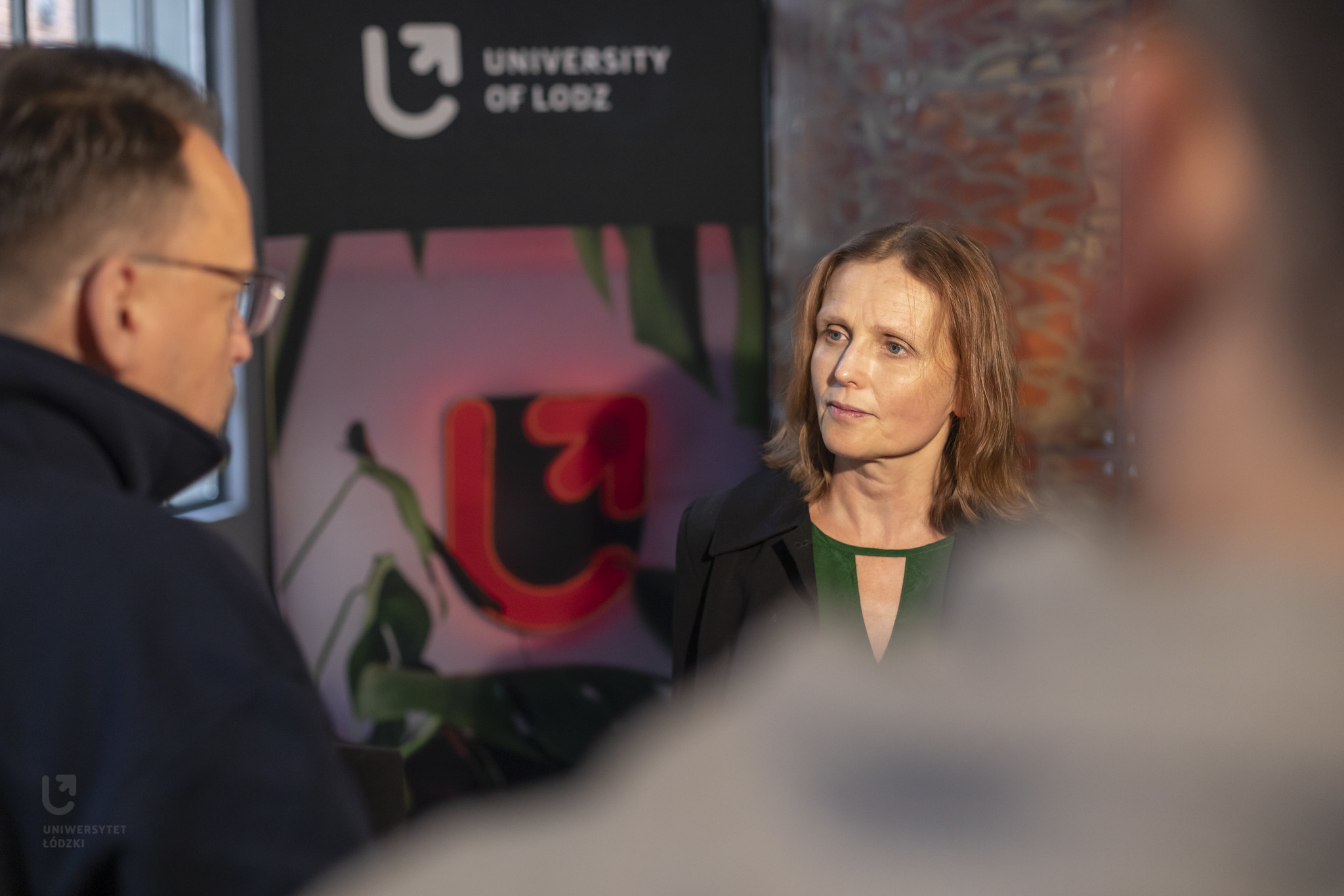 dr hab. Paulina Matera, prof. UŁ podczas rozmowy z dziennikarzem