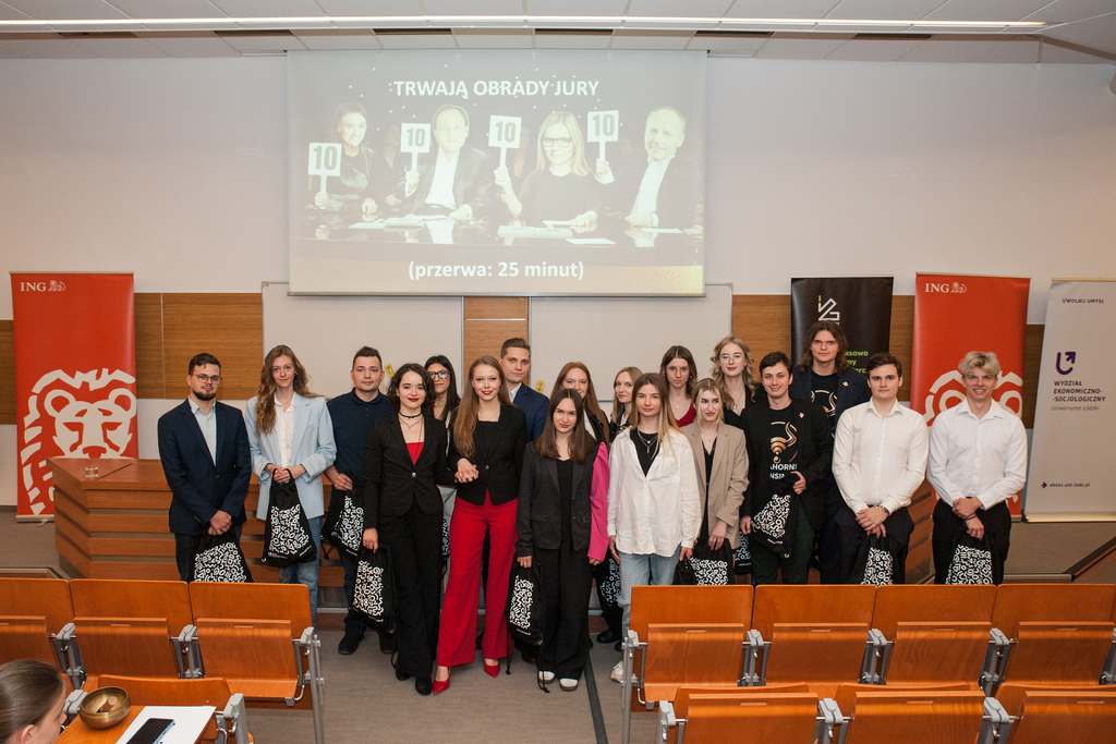 Winners and members of the Jury of the Eksoc StartUP! competition