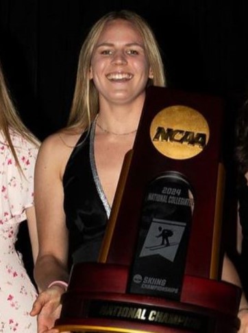 Magdalena Łuczak z pucharem