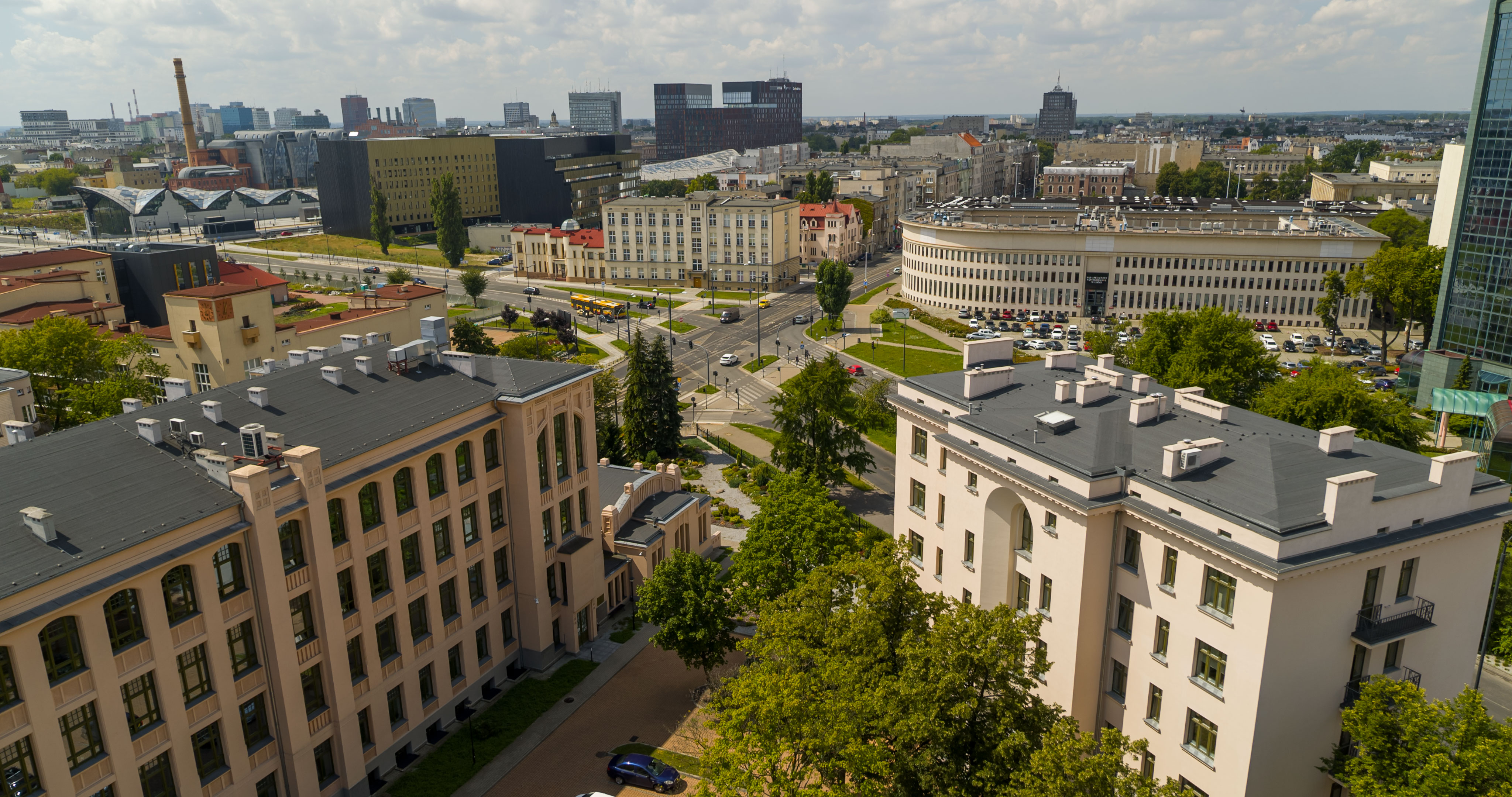 widok z lotu ptaka na Rektorat UŁ