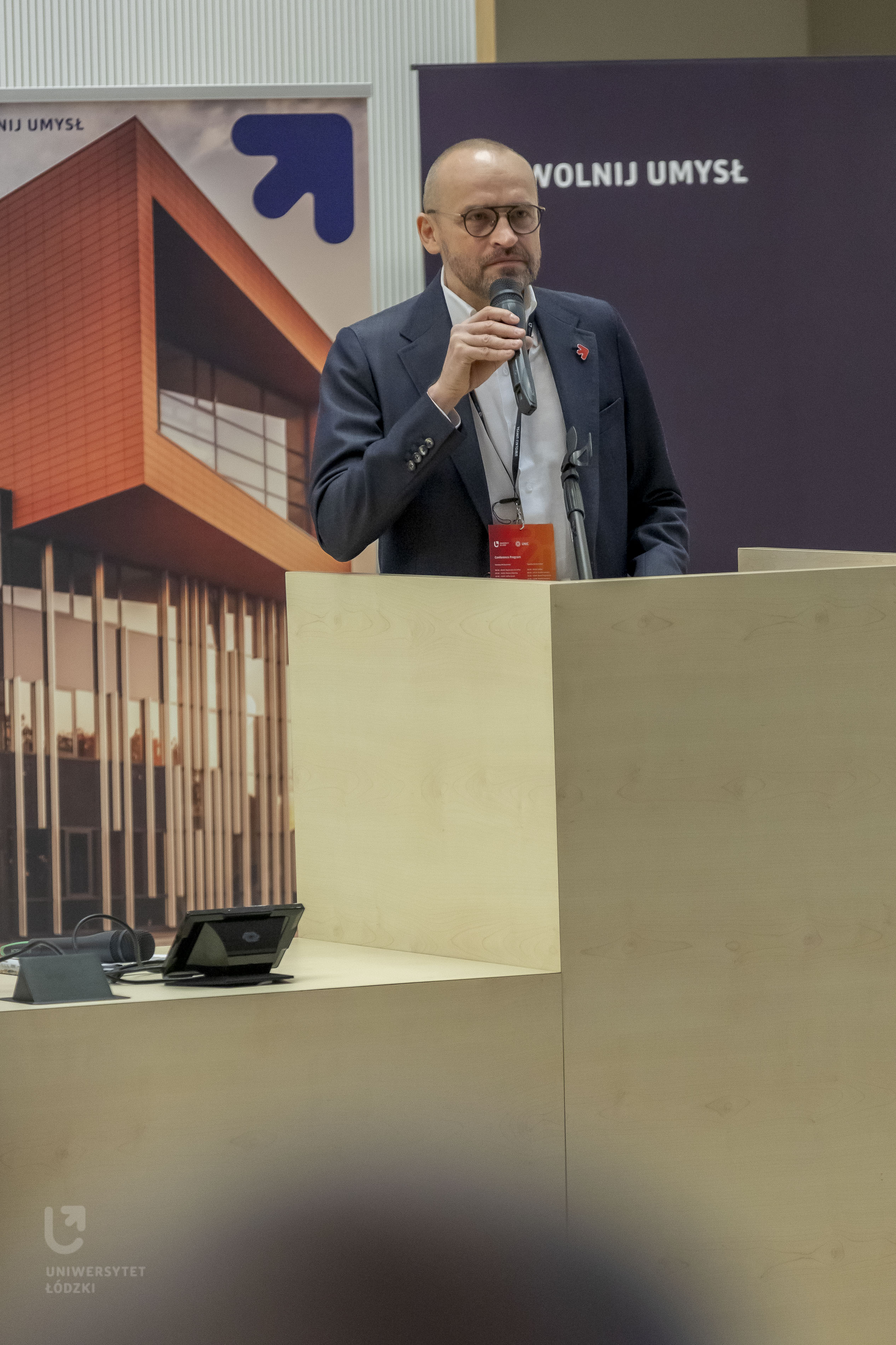 prof. Łukasz Bogucki podczas powitania 