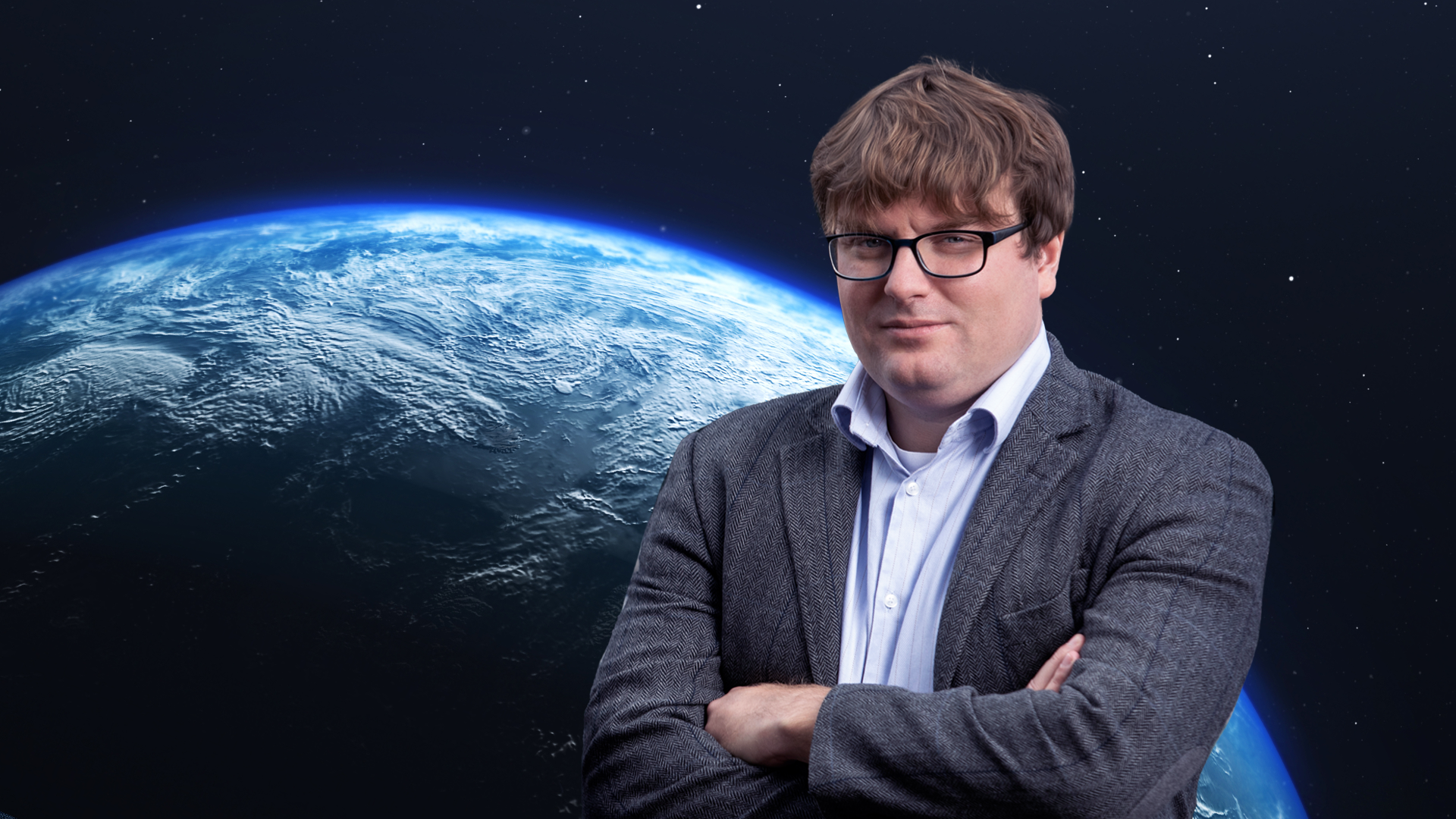 a portrait photo of Dr Mateusz Piątkowski
