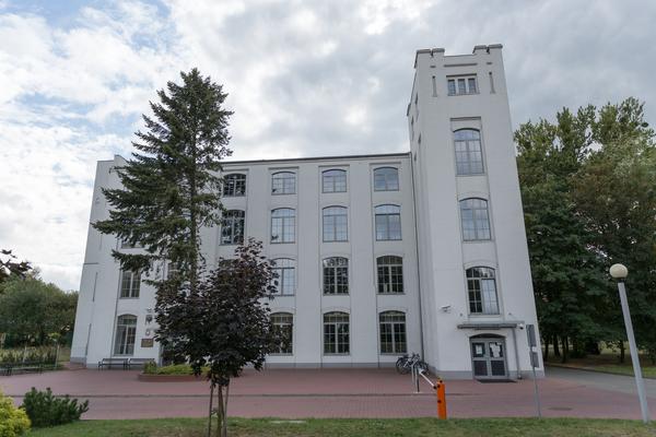 Budynek Publicznego Liceum Ogólnokształcącego UŁ 